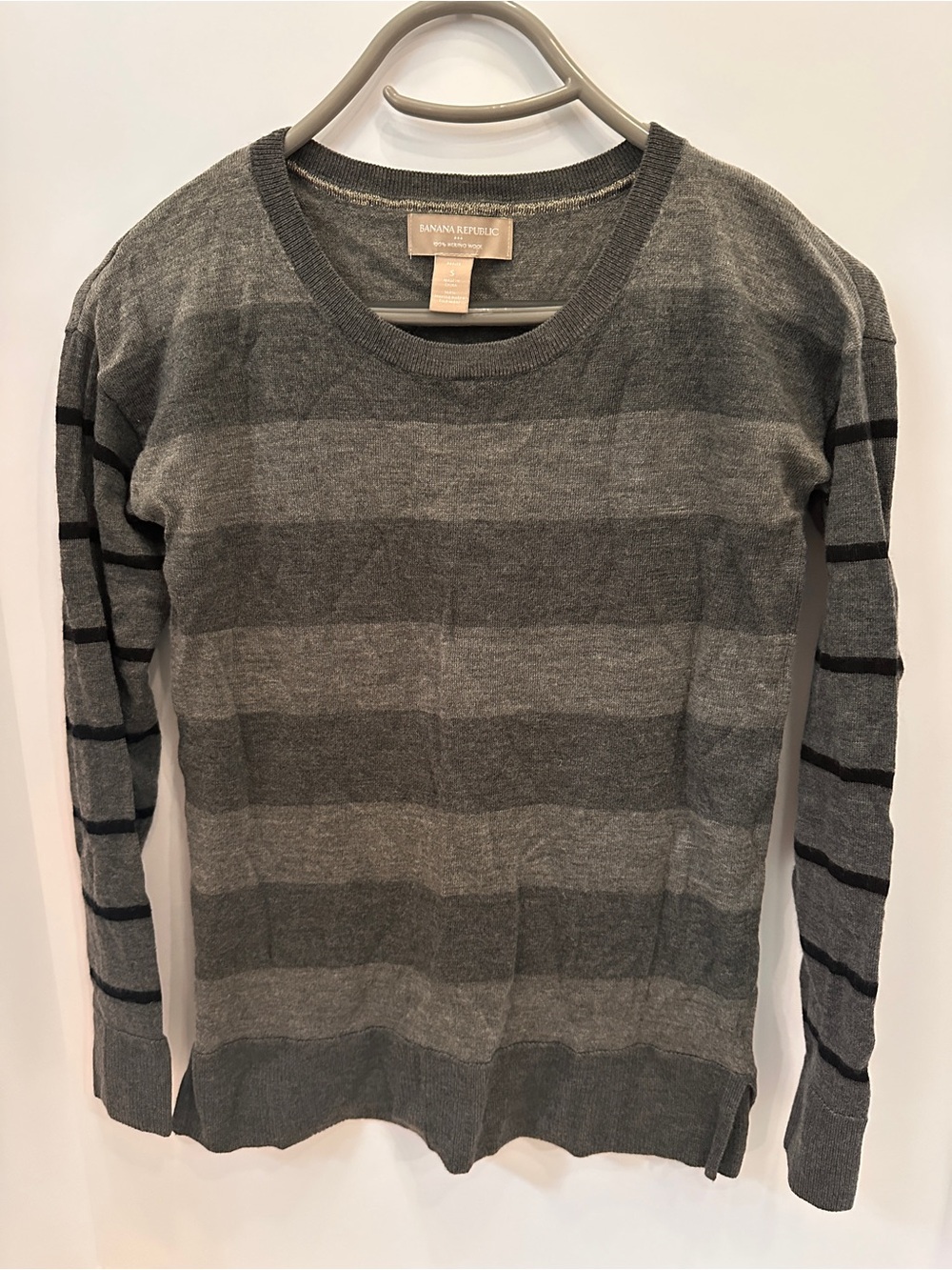 Banana Republic Women's Gray Striped Crewneck Sweater